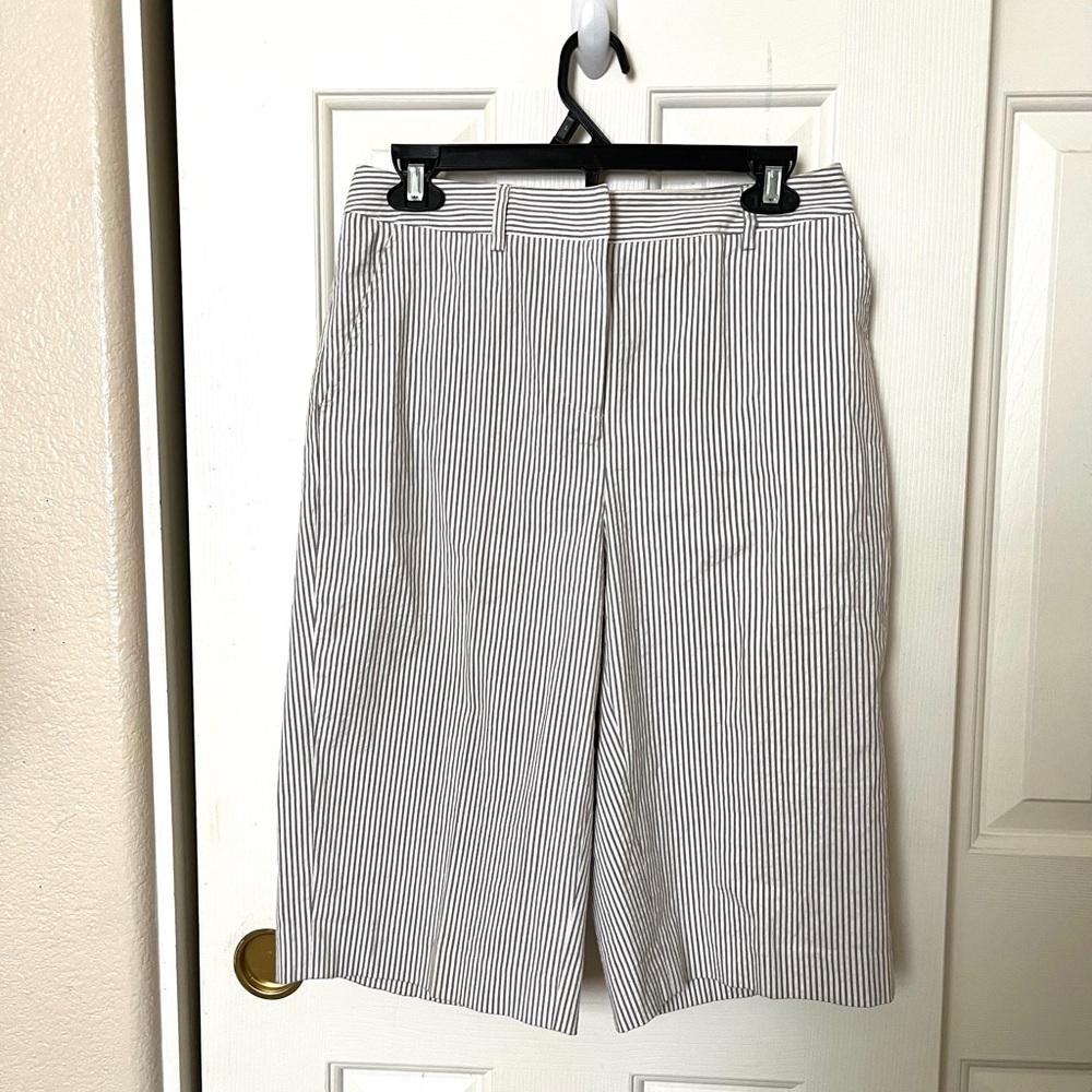 Sutton Studio Bloomingdale’s Women's Pinstripe shorts